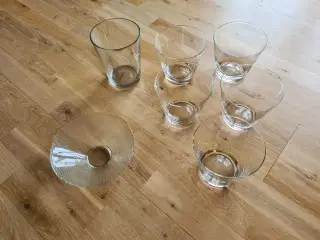 Glas. Skåle. Vaser. Skål. Fad