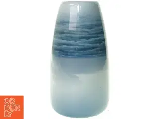 Vase med marine motiv og sejlbåd, Royal Copenhagen nr. 2609-1049 fra Royal Copenhagen (str. 23 x 12 cm)