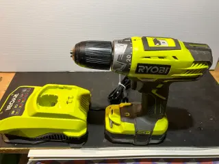 Ryobi bore/skruemaskine