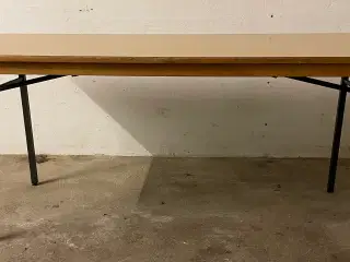 3 sammenklappelige borde. 