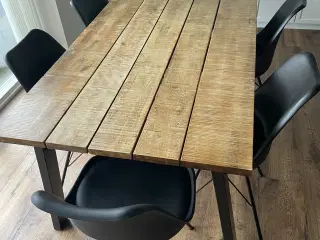 Spisebord + 6 stole.