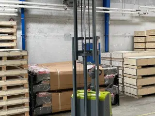 Ny Stabler palle løfter 3300mm 240Amp. NVG MASTER