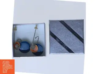 Øreringe i gaveæske (str. 4,5 cm)
