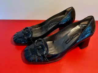 Ubrugte sorte retro pumps af ægte lakeret læder