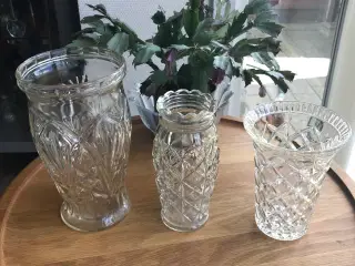 Gamle Holmegaard vaser i presset glas