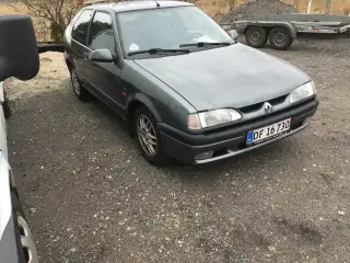 Renault R19 1,4 s 3 døre gråmetal årg 1993 