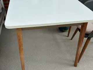 Spisebord 