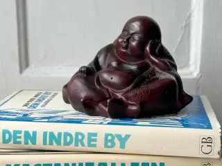 Buddhafigur, rødbrun