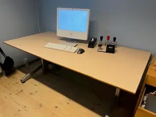 Hæve/sænkebord lys bøg