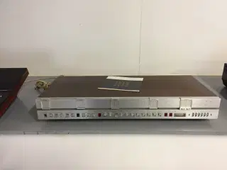 Ældre radioer,tv og højttalere