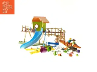 Playmobil legeplads med tilbehør (str. 21x36x27 cm)