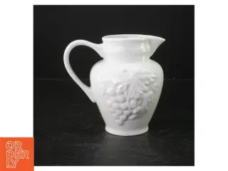 Hvid porcelænskande med drue-relief (str. 14 cm)