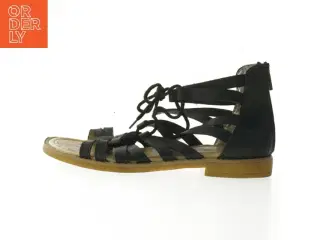 Sorte sandaler med remme og lynlås fra Primigi (str. 36 )