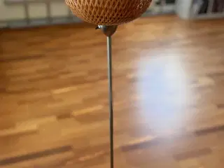 Gulvlampe IKEA