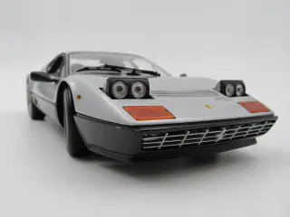 1976 Ferrari 512 BB - 1:18 - KYOSHO