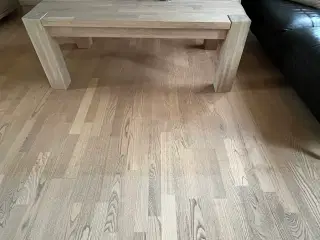 Sofabord i massivt egetræ