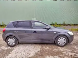 Velholdt Kia ceed 