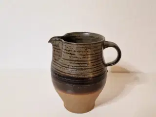 Skøn keramik kande / hankevase af Jacob Bang.