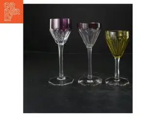 Farvede vinglas sæt (str. 20x8&17,5x7,5&16x7 cm)