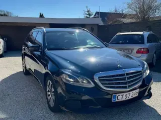 Mercedes E200 / 220 St. Car.
