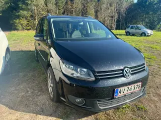 VW Touran 2,0 TDi 140 Highline BMT