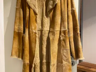 Frakke lavet af kanin pels