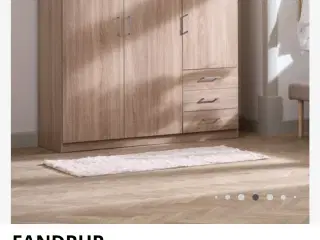 Pænt Fandrup garderobeskab fra Jysk 