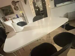 ‼️(Spisebords sæt) Bord og stole sælges‼️