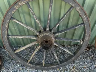 Sælges 2 stk hestevogns hjul