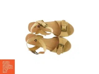 Sko med kilehæl (Str 37 cm)