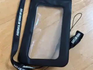 Vandtæt etui til telefon