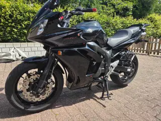 Yamaha FZ6 S2