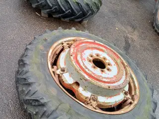 Hjul til massey ferguson traktor