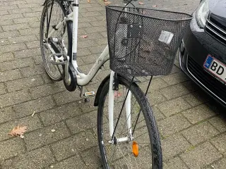 damecykel. Mustang  28 tommer   3 gear,