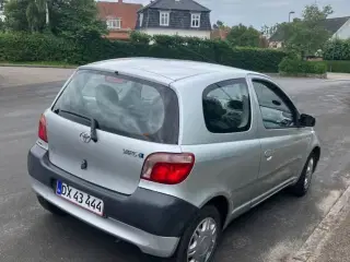 Toyota Yaris automatgear  / Semi automatic 2001. 1