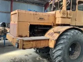 kirovets k701 v12