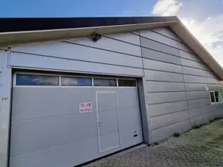 Lager- / værkstedsafdeling og kontor - i alt ca. 171 kvm
