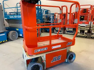 Mastelift, 5,66m arbejdshøjde - JLG 1230