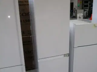 Køle/fryseskab GRAM KFI 301754