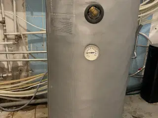 Neotherm varmtvandsbeholder 200 liter