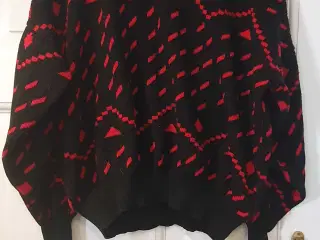 Sort/ rød bluse model fra 80erne 