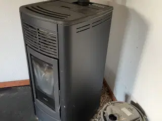 Ferlux Shara 6 kW træpille brændeovn m. stenplade
