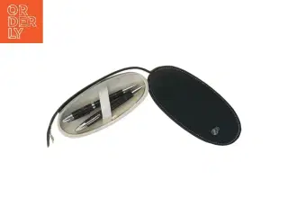 Sæt af kuglepen og fyldepen i etui (str. 18,5x8,5 cm)