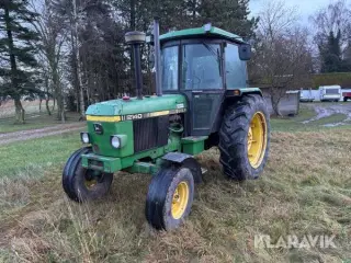 Traktor John Deere 2140