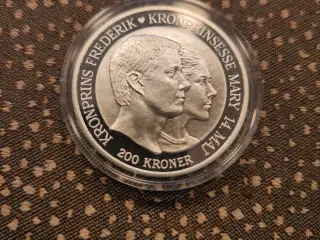 Frederik og Mary bryllupsmønt fra 2004. 