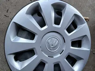 Skoda stålfælge med kapsler
