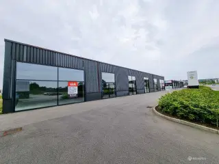 Flot og markant butikslokale - i alt ca. 1.058 kvm