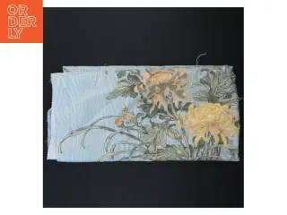 Blomstret stof (str. 60 x 68 cm)