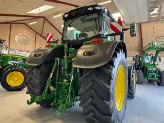 John Deere 6250R ULTIMATE  KUN 4000 TIMER OG NÆSTEN NYE DÆK!