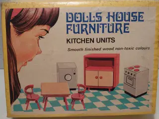 5 vintage dukkehusmøbler i orig. kasse. Køkkensæt